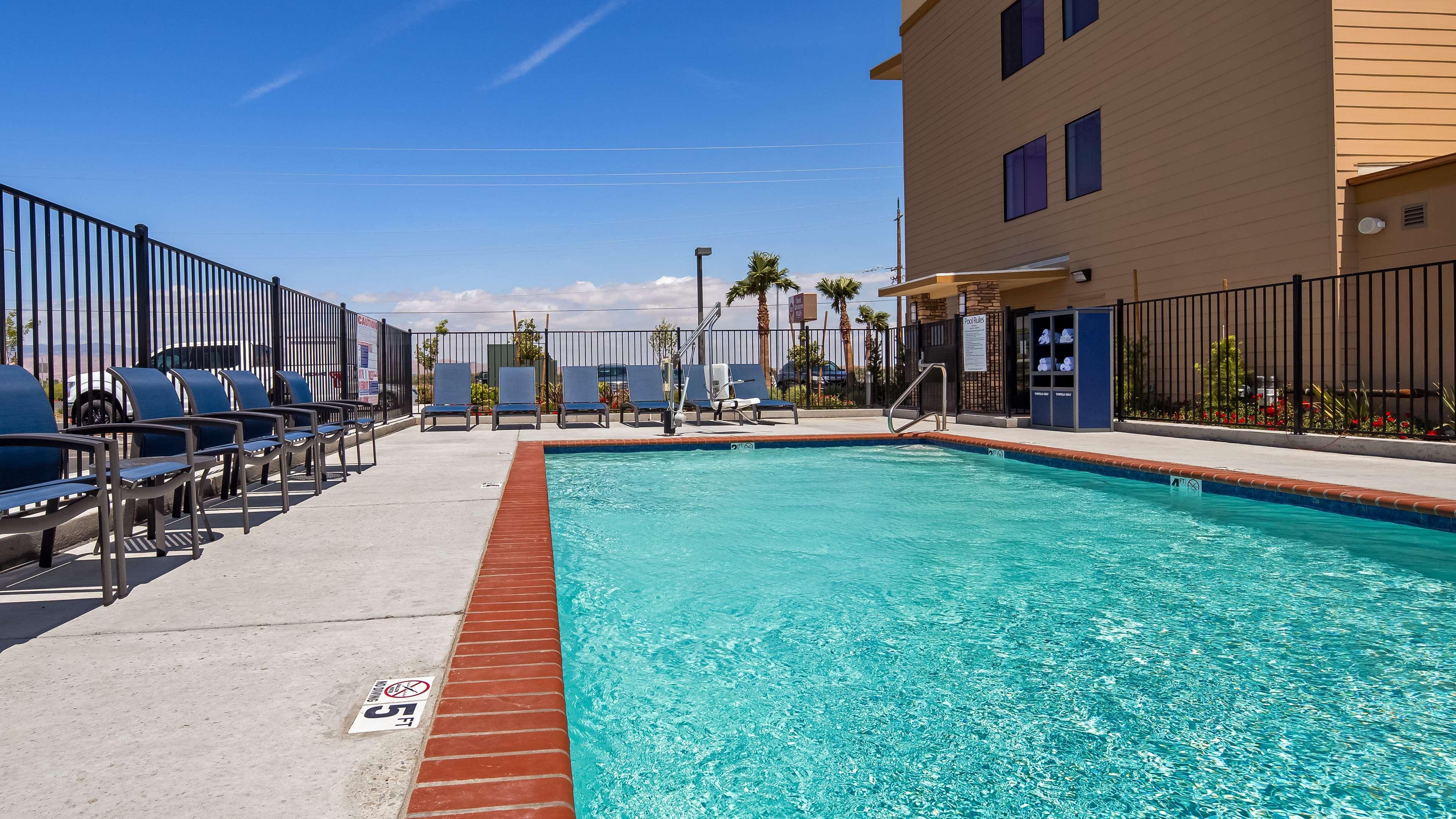 Best Western Plus West Covina Inn Exterior photo
