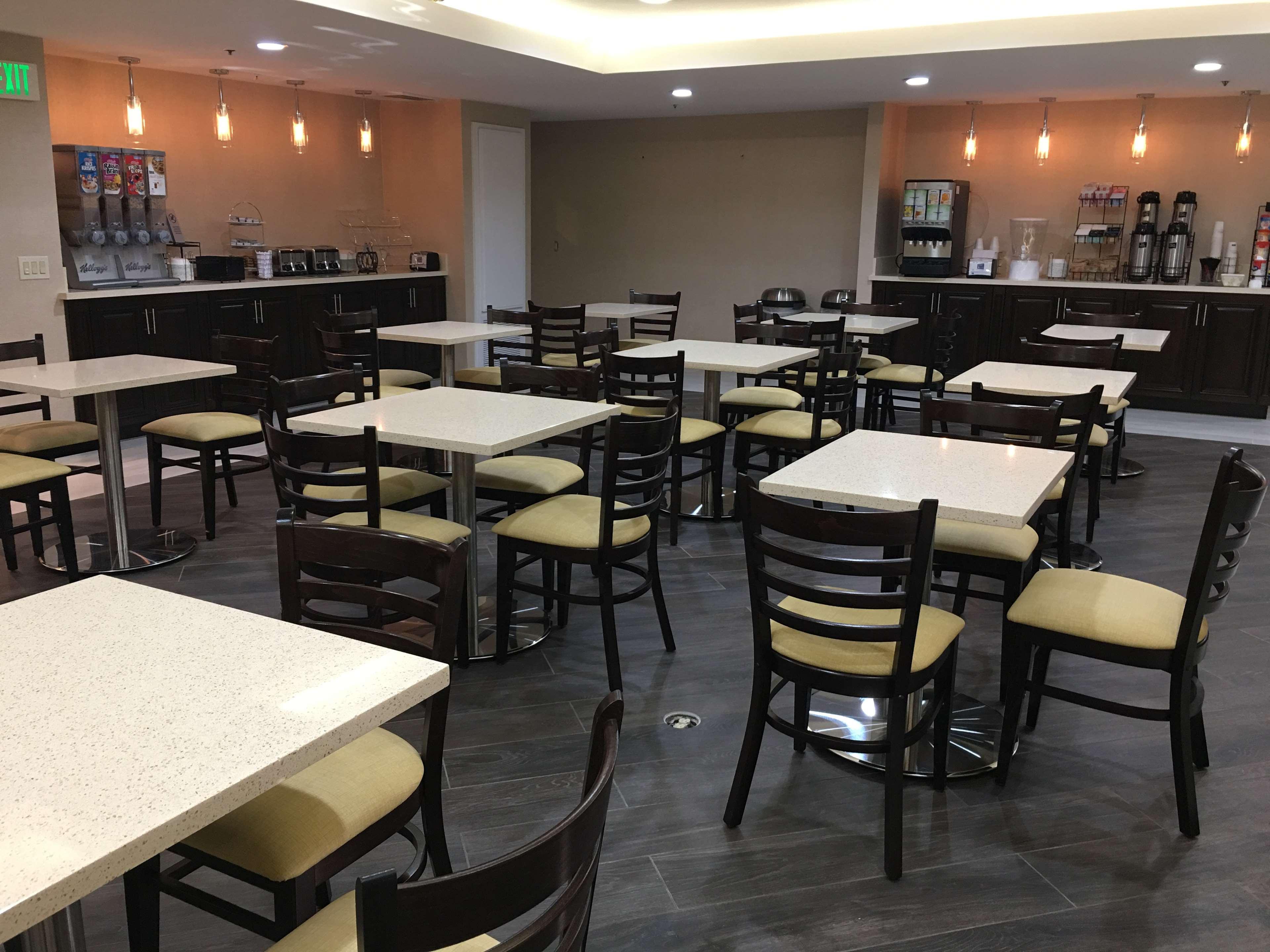 Best Western Plus West Covina Inn Exterior photo
