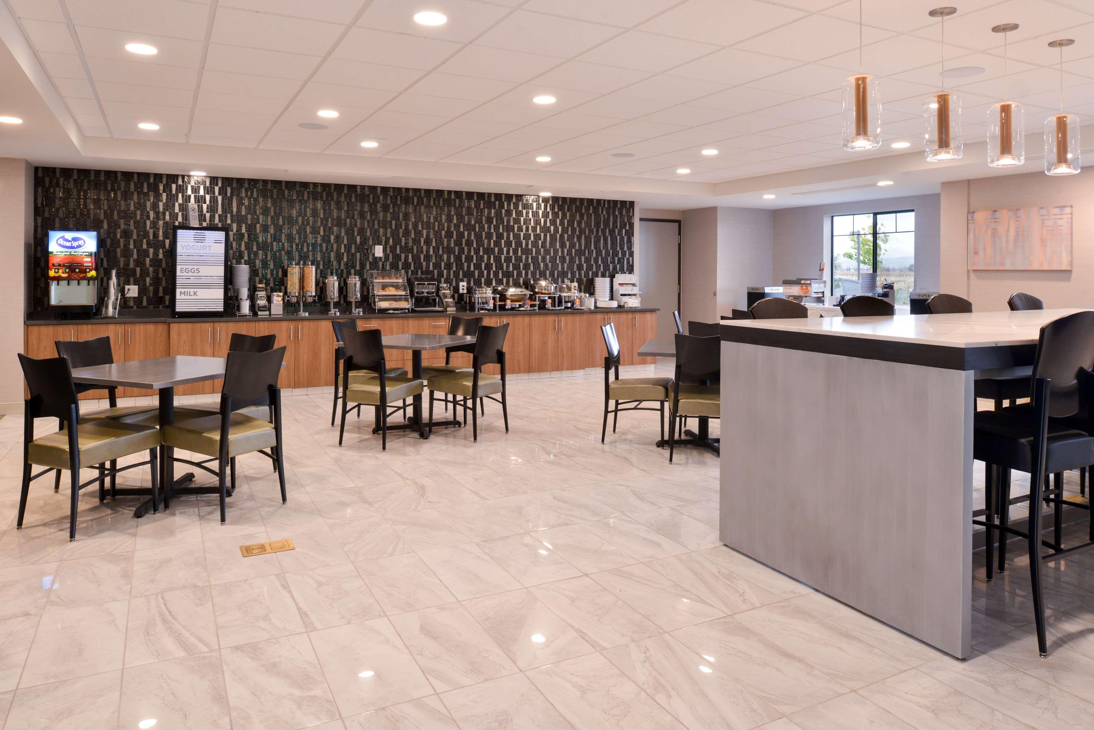 Best Western Plus West Covina Inn Exterior photo