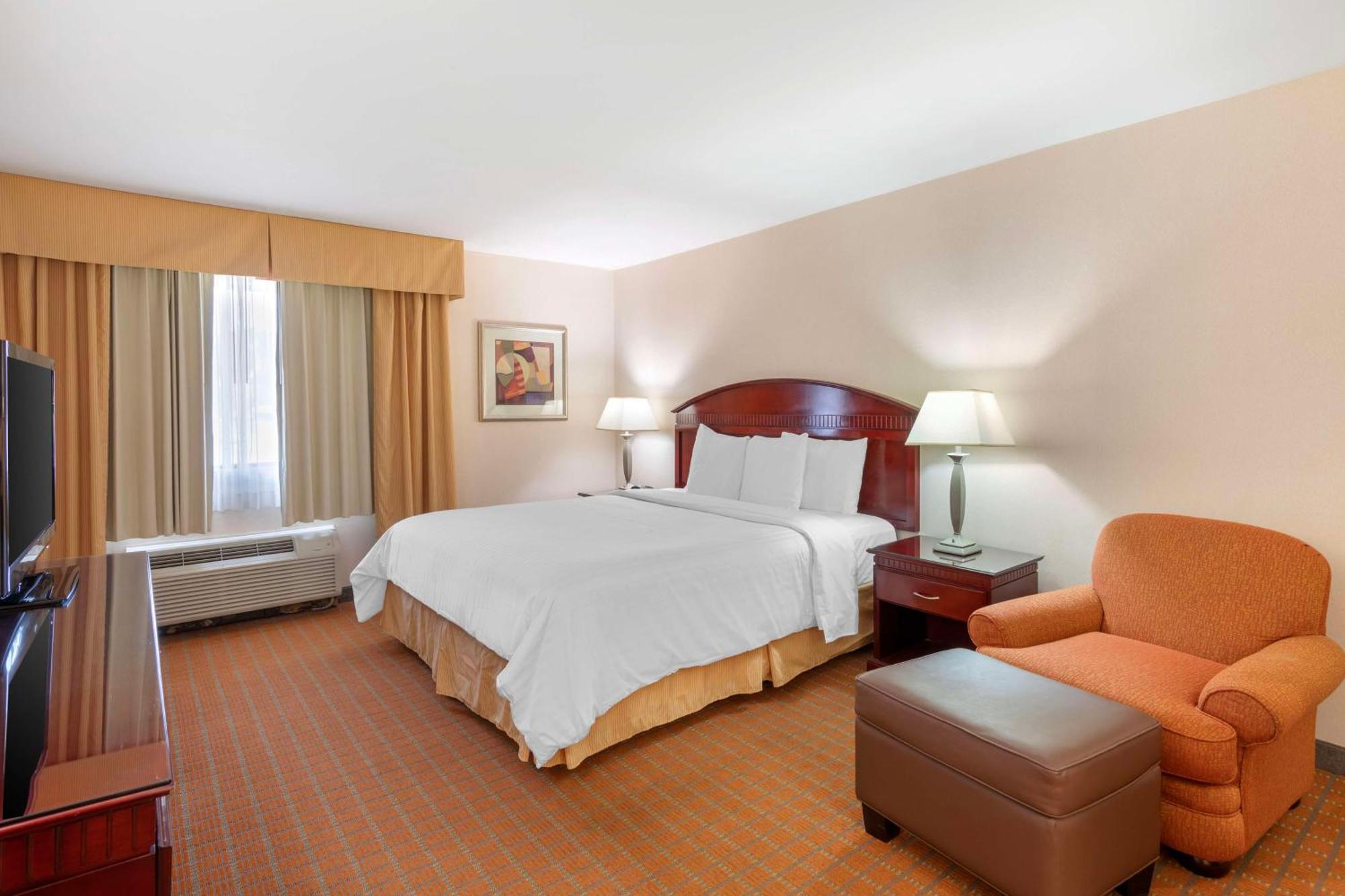 Best Western Plus West Covina Inn Exterior photo