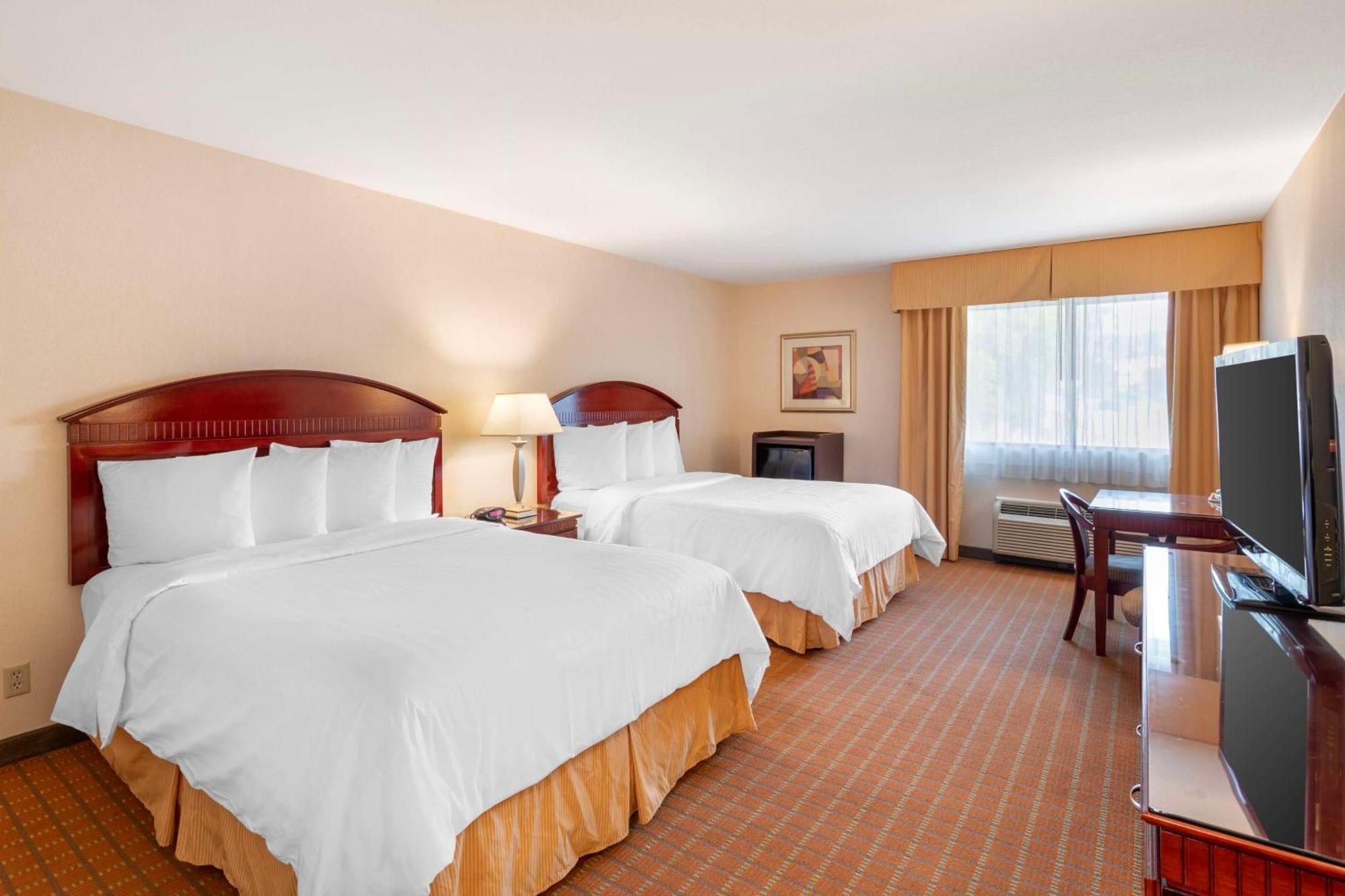 Best Western Plus West Covina Inn Exterior photo