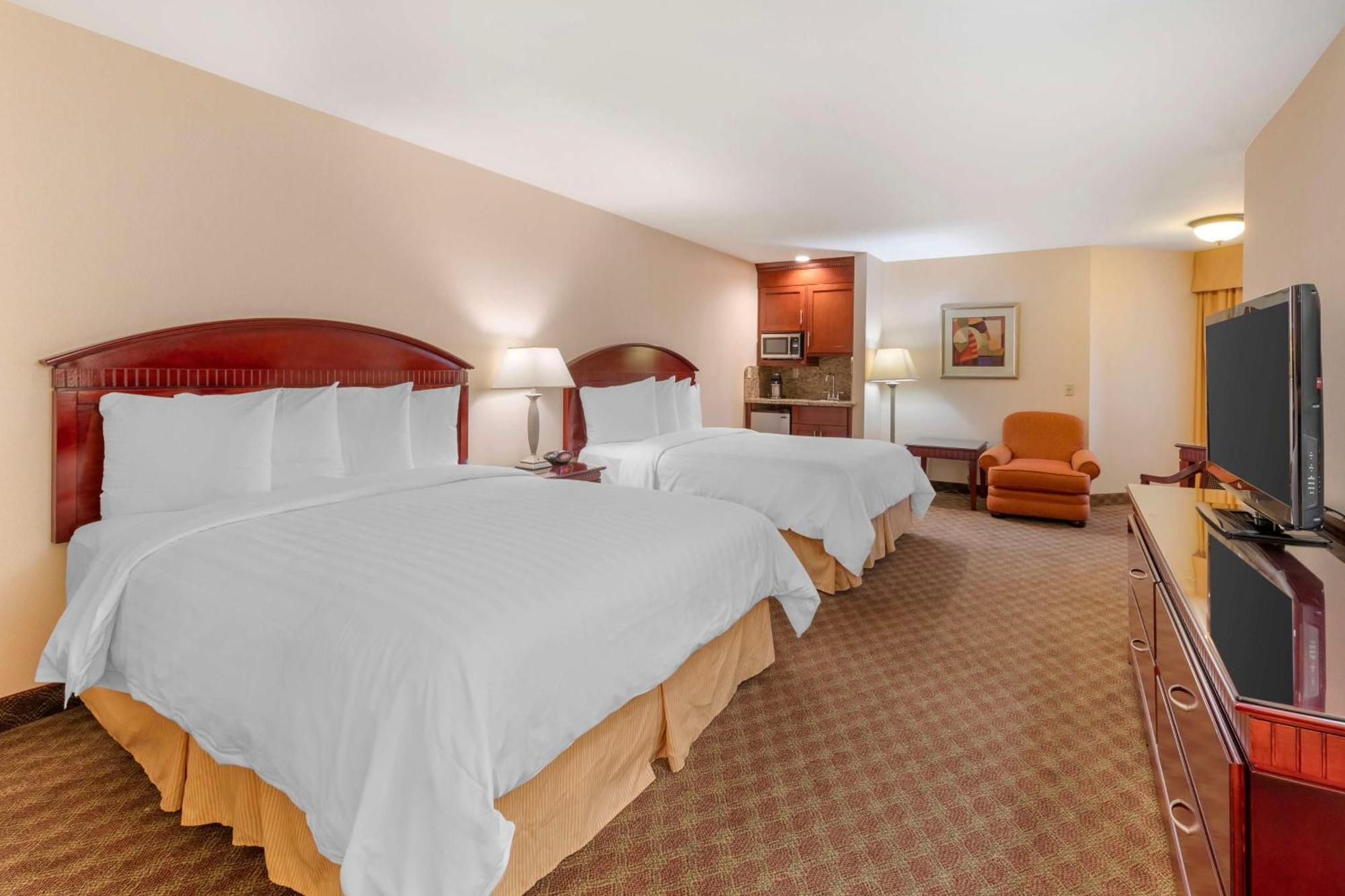 Best Western Plus West Covina Inn Exterior photo